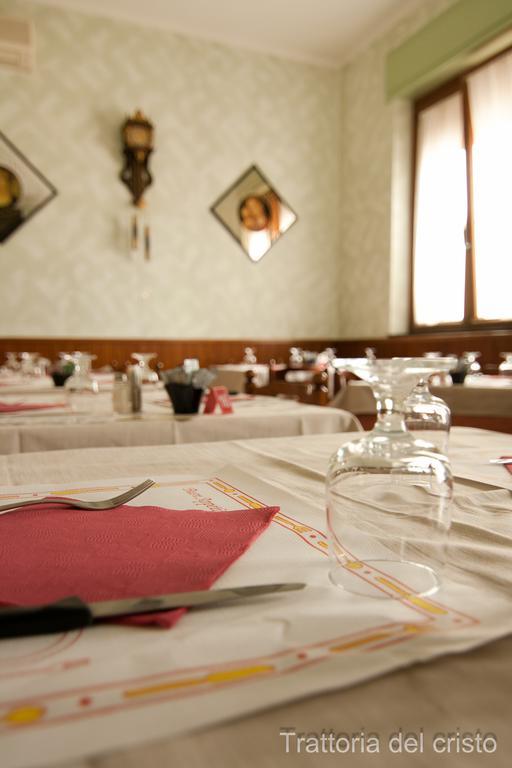 Affittacamere Trattoria Del Cristo Ospedaletto Lodigiano Экстерьер фото